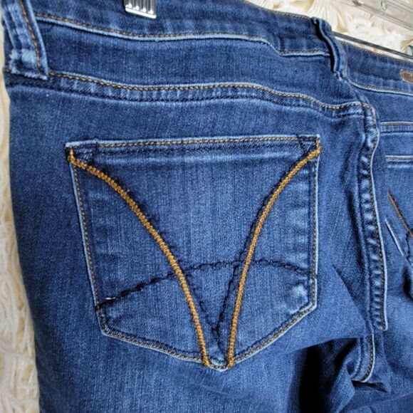 Kut From The Kloth Karen Baby Bootcut Denim Jeans Medium Wash Size 6 - Picture 9 of 12